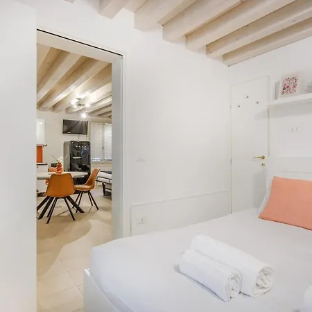 Ground Floor Oasi - Quiet And Design Near San Marco Apartment