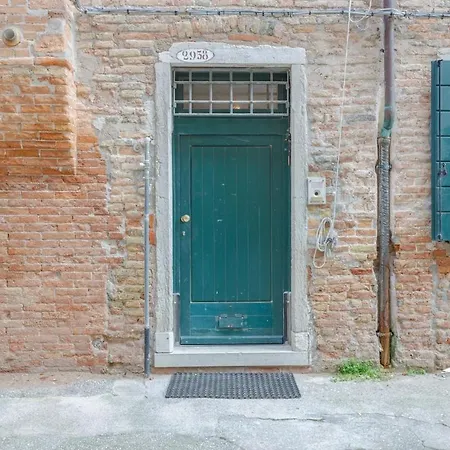 Ground Floor Oasi - Quiet And Design Near San Marco Appartement Venetië